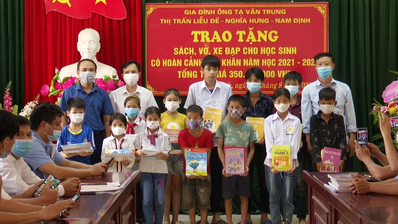 Tấm gương gia đình ông Tạ Văn Trung với trẻ em có hoàn cảnh khó khăn trên địa bàn huyện Quang Bình