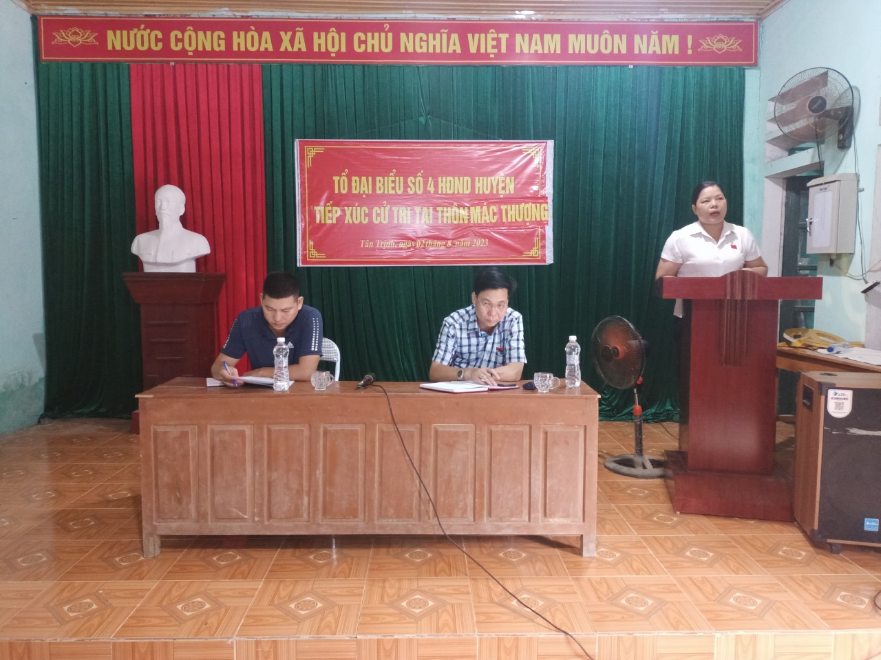 Tổ đại biểu số 04 HĐND huyện TXCT tại thôn Mác Thượng, xã Tân Trịnh